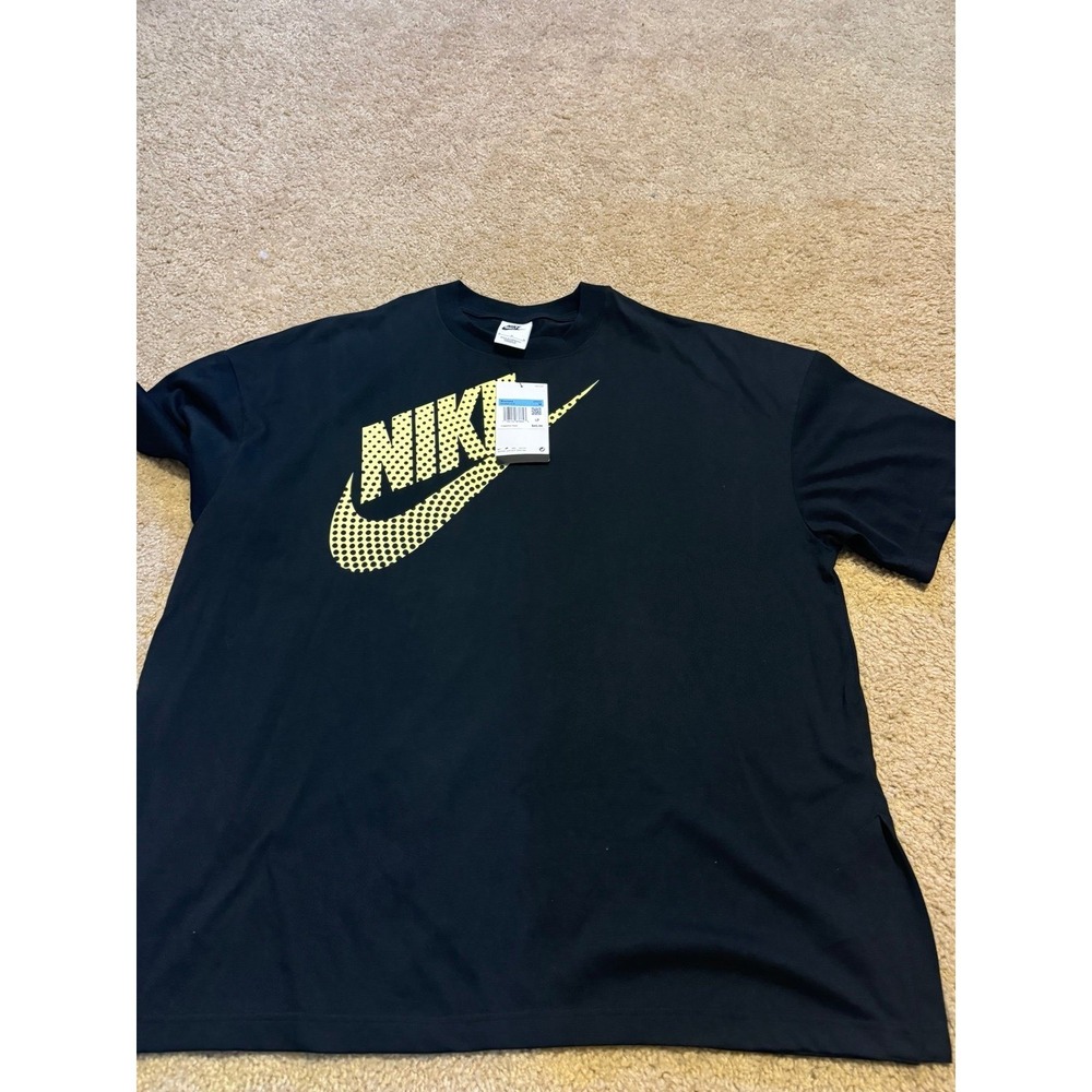 NIKE WOMEN DANCE T-SHIRT size medium‎